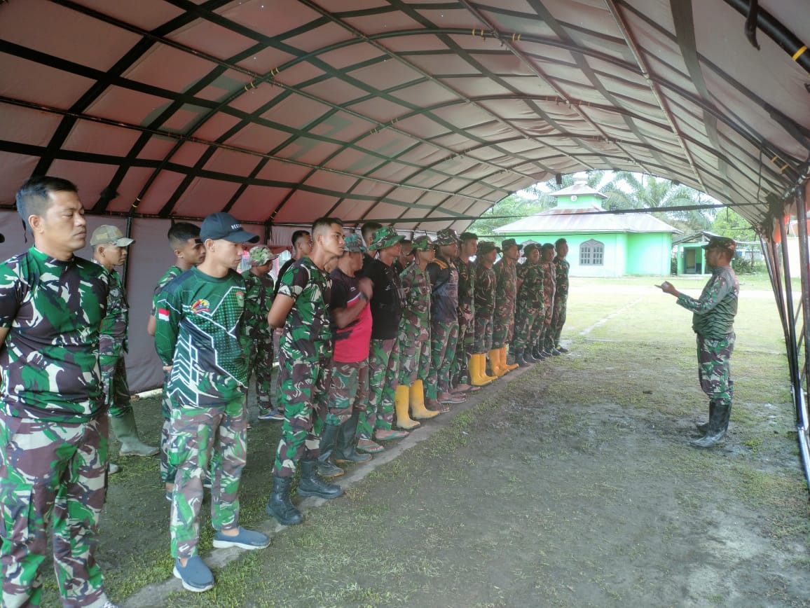 Ambil langsung Apel Pagi pasiter Beri arahan Tim Satgas Tmmd ke 115 Kodim 0313/Kpr