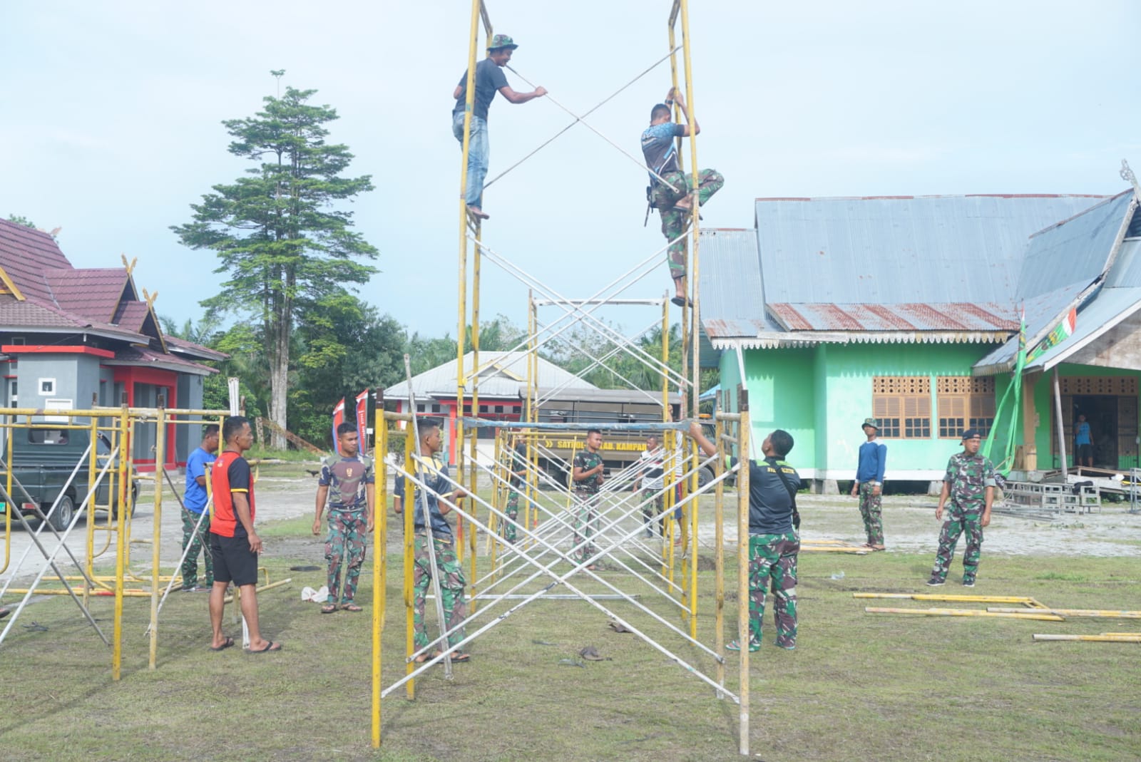 Jelang Penutupan Satgas TMMD Ke -115 Kodim 0313/KPR Lakukan Persiapan Lapangan Upacara
