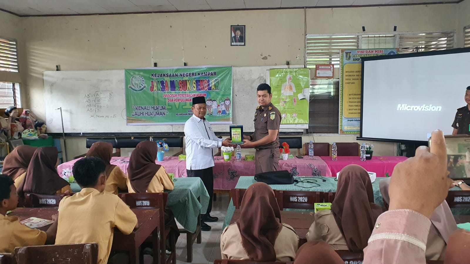Melalui Program JMS, Kejari Kampar Cegah Paham Radikalisme dan Terorisme Sejak Dini 