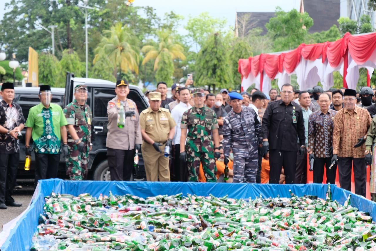 Polda Riau Musnahkan Narkoba Hingga Miras dan Knalpot Brong