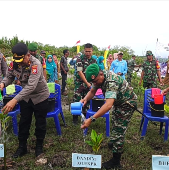 Dandim 0313/Kpr ikut Puncak Penanaman Mangrove Nasional, Serentak Jajaran TNI Di Seluruh Indonesia