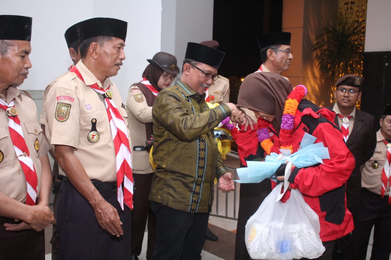 Raih Gelar Juara I dan 3, Sekda Siak Arfan Sambut Kepulangan 16 Orang Kontingen Pramuka