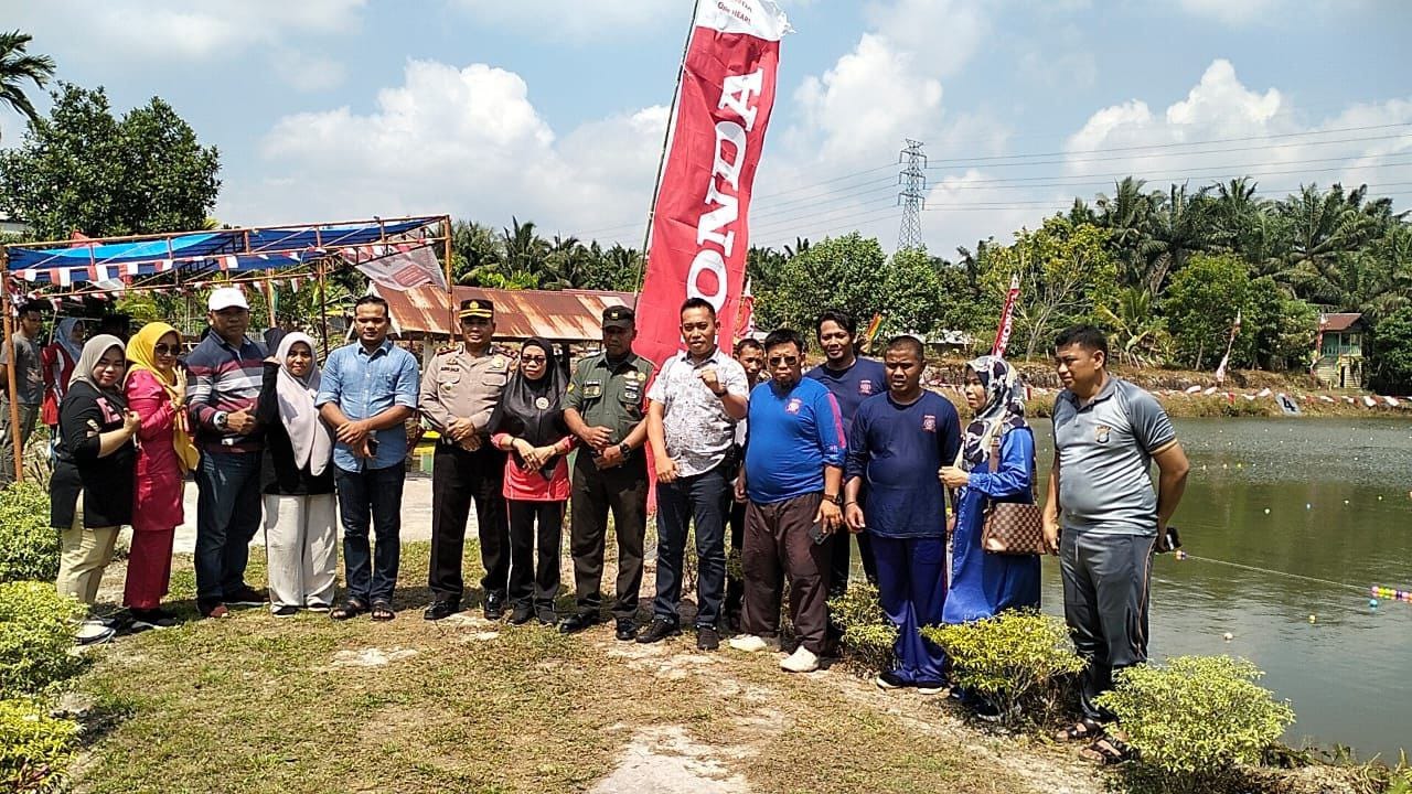 Wakili Danramil Babinsa Hadiri Giat Perlombaan Pacu Jalur Perahu Tano