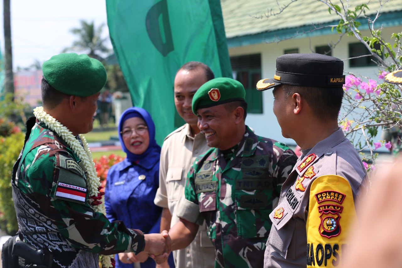 Dampingi Danrem 031/Wb Dandim 0313/Kpr Sambut Satgas Yonif 131/BS Purna Tugas dari RI - PNG