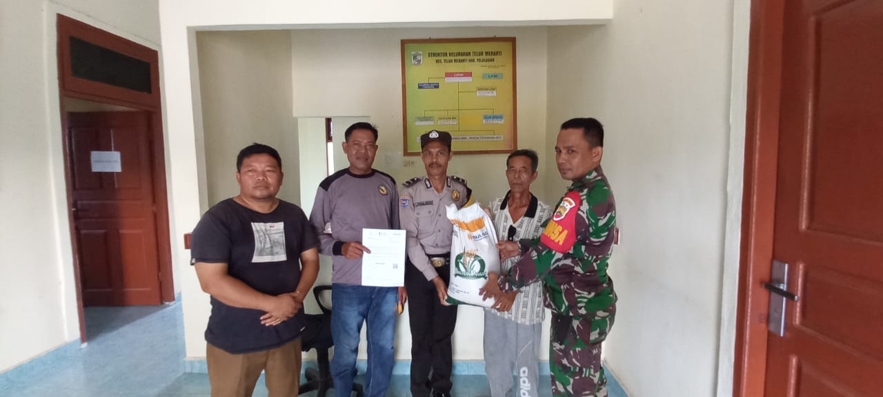 Babinsa Koramil 15/KK Dampingi Pendistribusian Pembagian Beras Bulog Untuk Warga Binaan