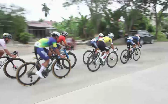 Pembalap Indonesia, Maulana Astnan Rebut Tiga Jersey Sekaligus di Tour de Siak 2023 