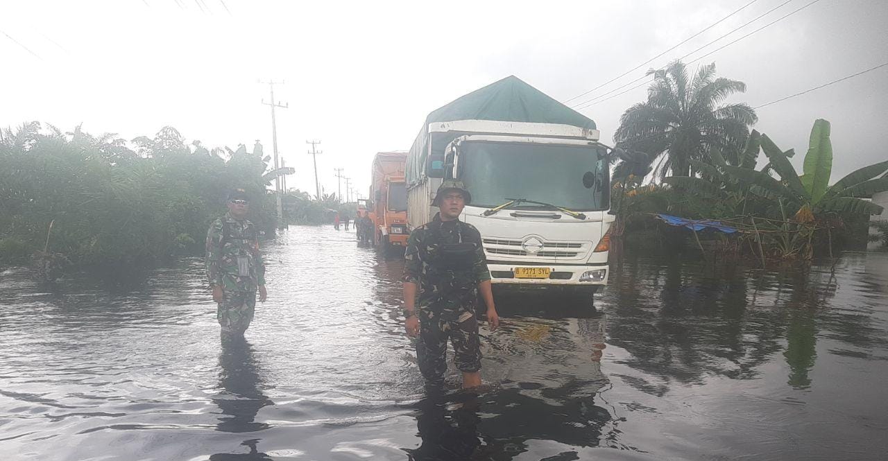 Hari Ke 10 Banjir Ketinggian Air Mrningkat Hingga 1,2 Meter Tim Gabungan TNI Polri Terus Siaga