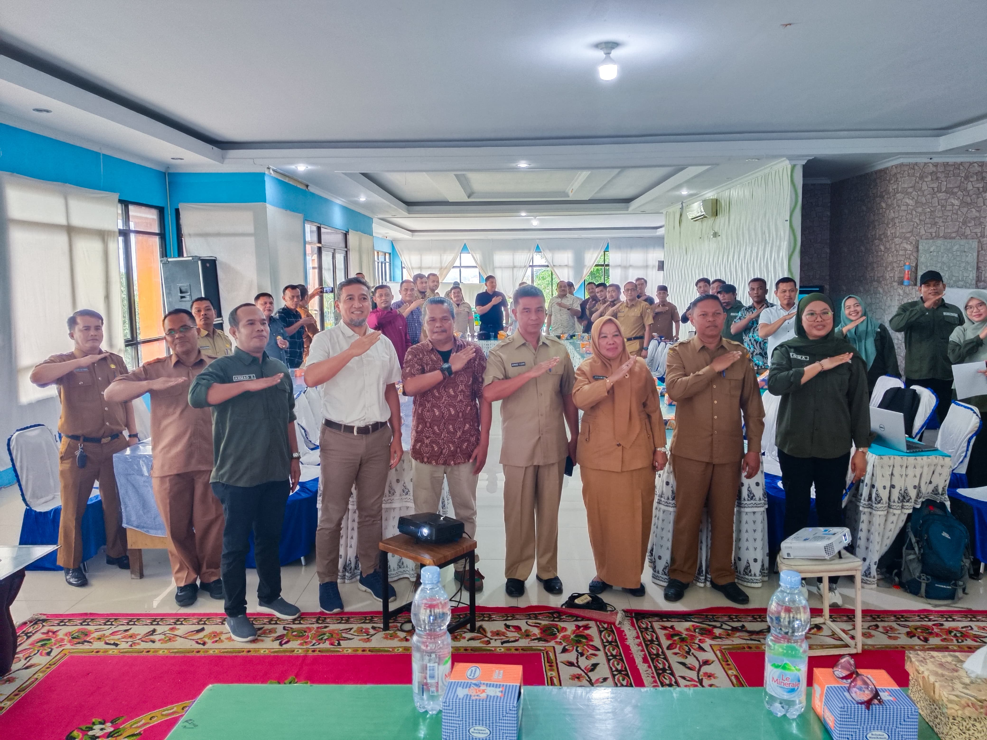 Pj Bupati Kampar Buka FGD Pemberdayaan dan Penguatan Petani Kelapa Sawit Swadaya Berkelanjutan