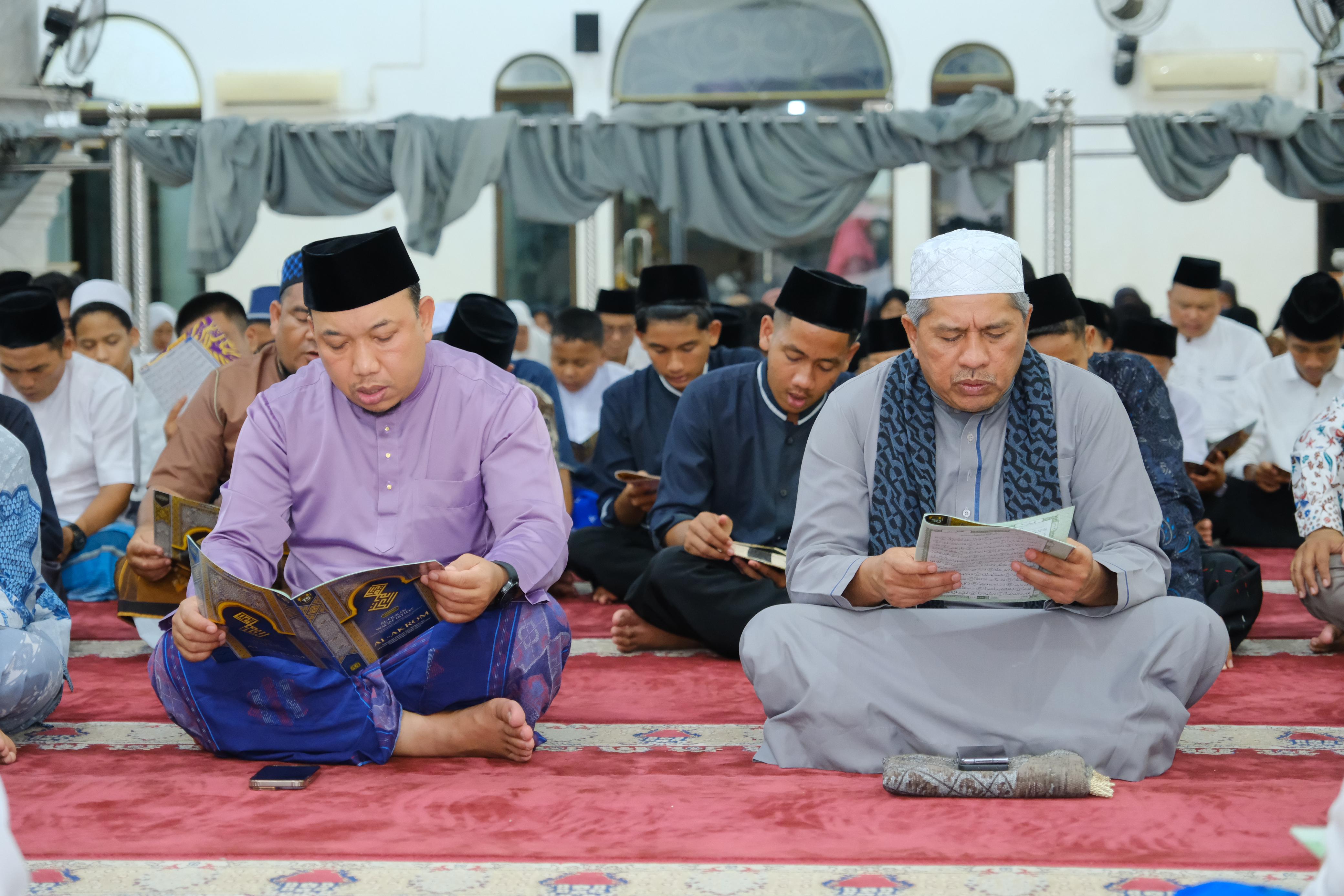 Hadiri Khatam Quran Kecamatan Dayun, Bupati Alfedri Harapkan Juga Dilaksanakan di Setiap Kampung