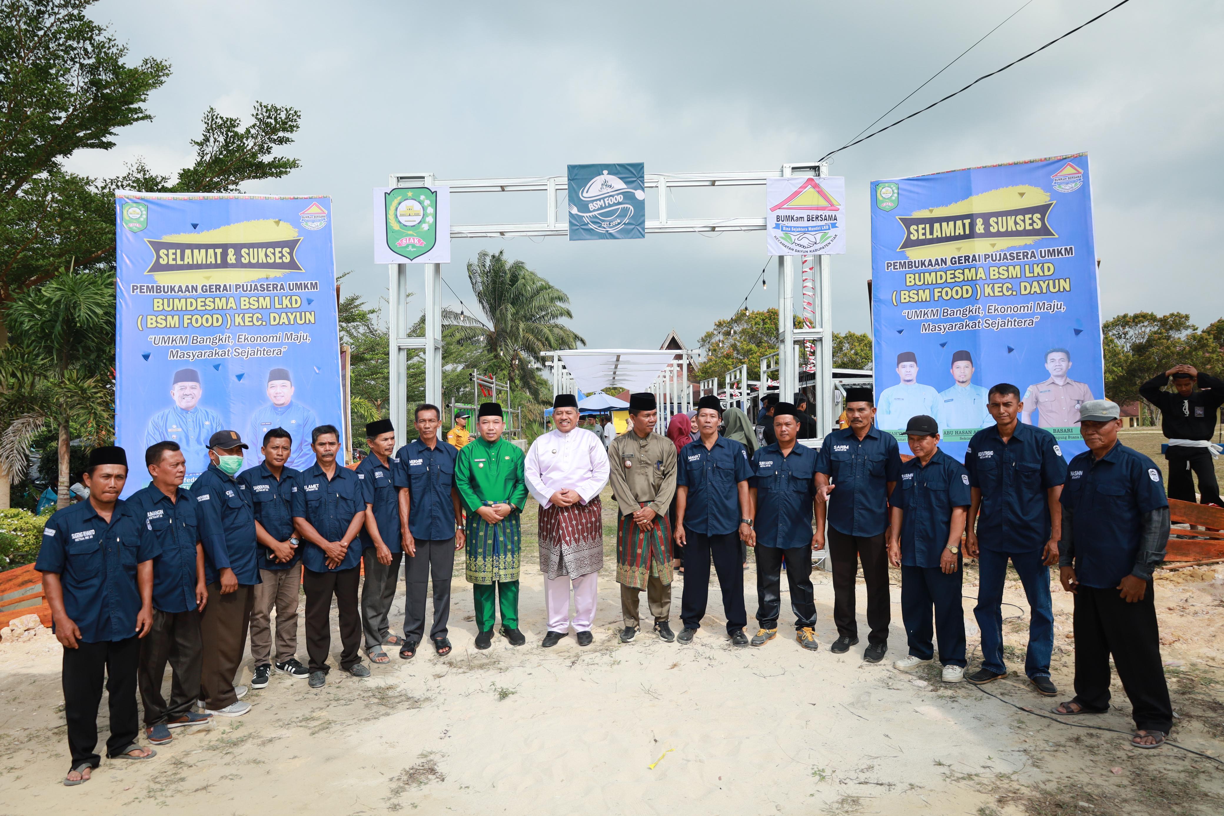 Bupati Siak Resmikan Gerai Pujasera UMKM di Buana Makmur