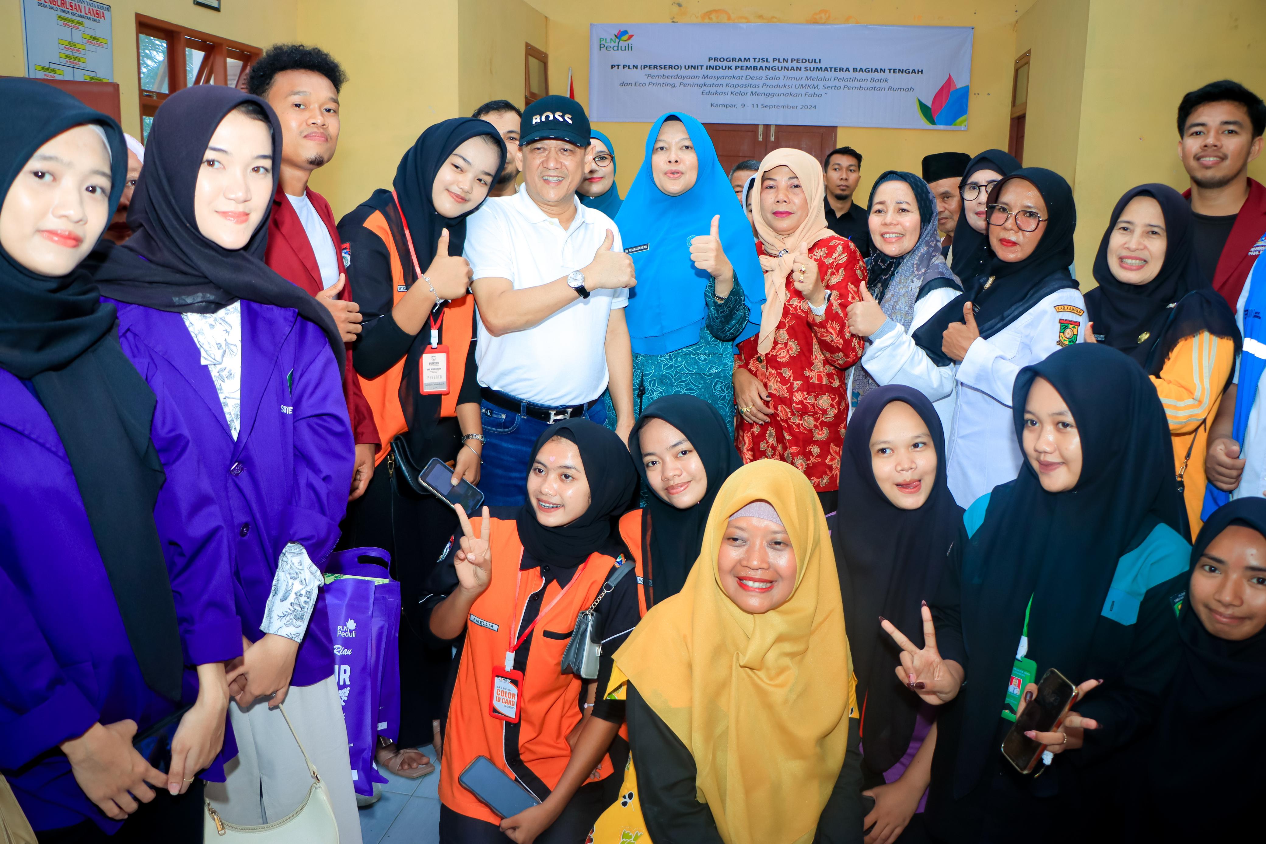 Menyulap Daun Kelor Menjadi Karya Seni, Pj Bupati Kampar Berikan Apresiasi