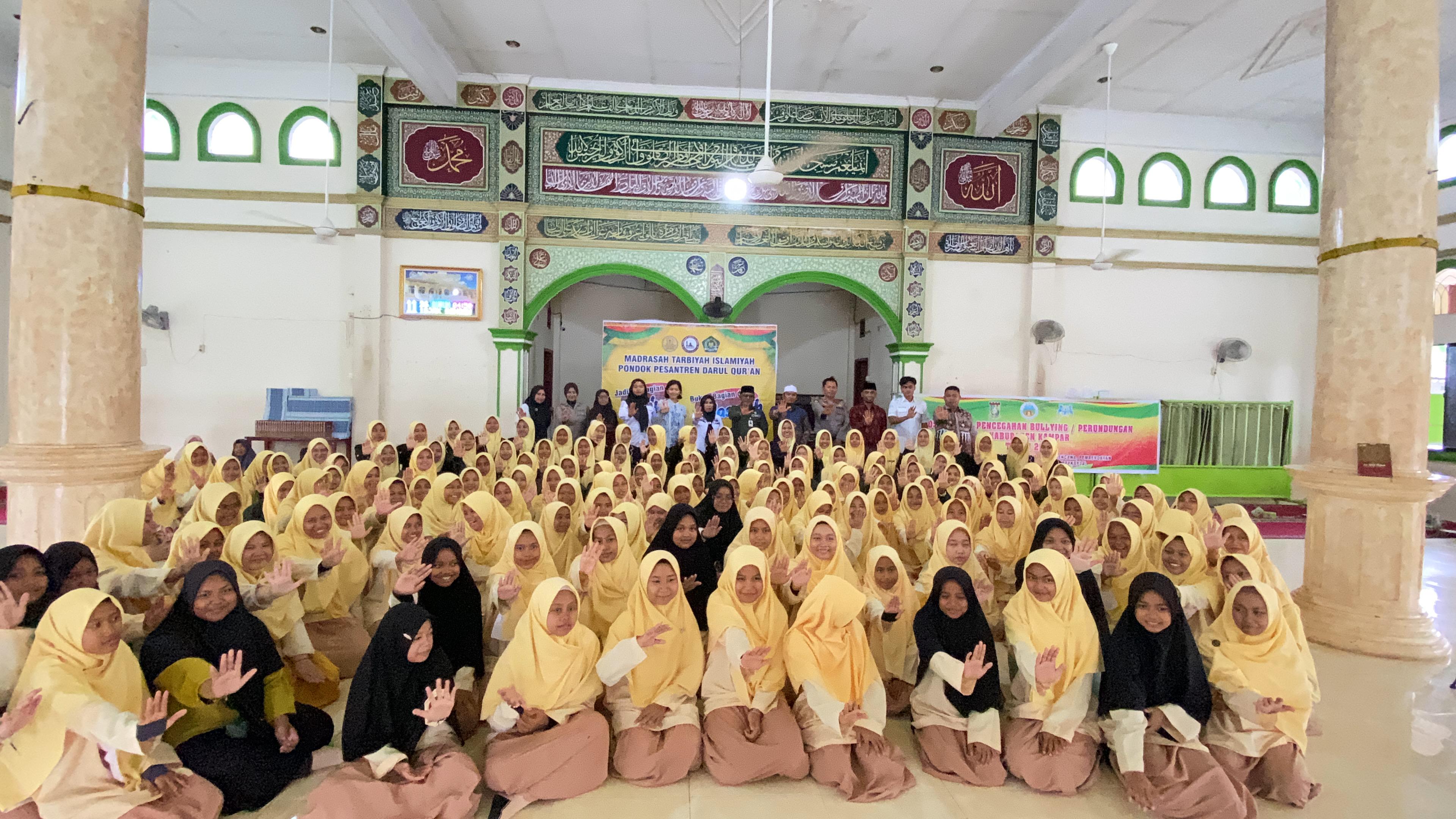 Polres Kampar Sosialisasi Pencegahan Bullying/ Perundungan di Pondok Pesantren Darul Qur'an 