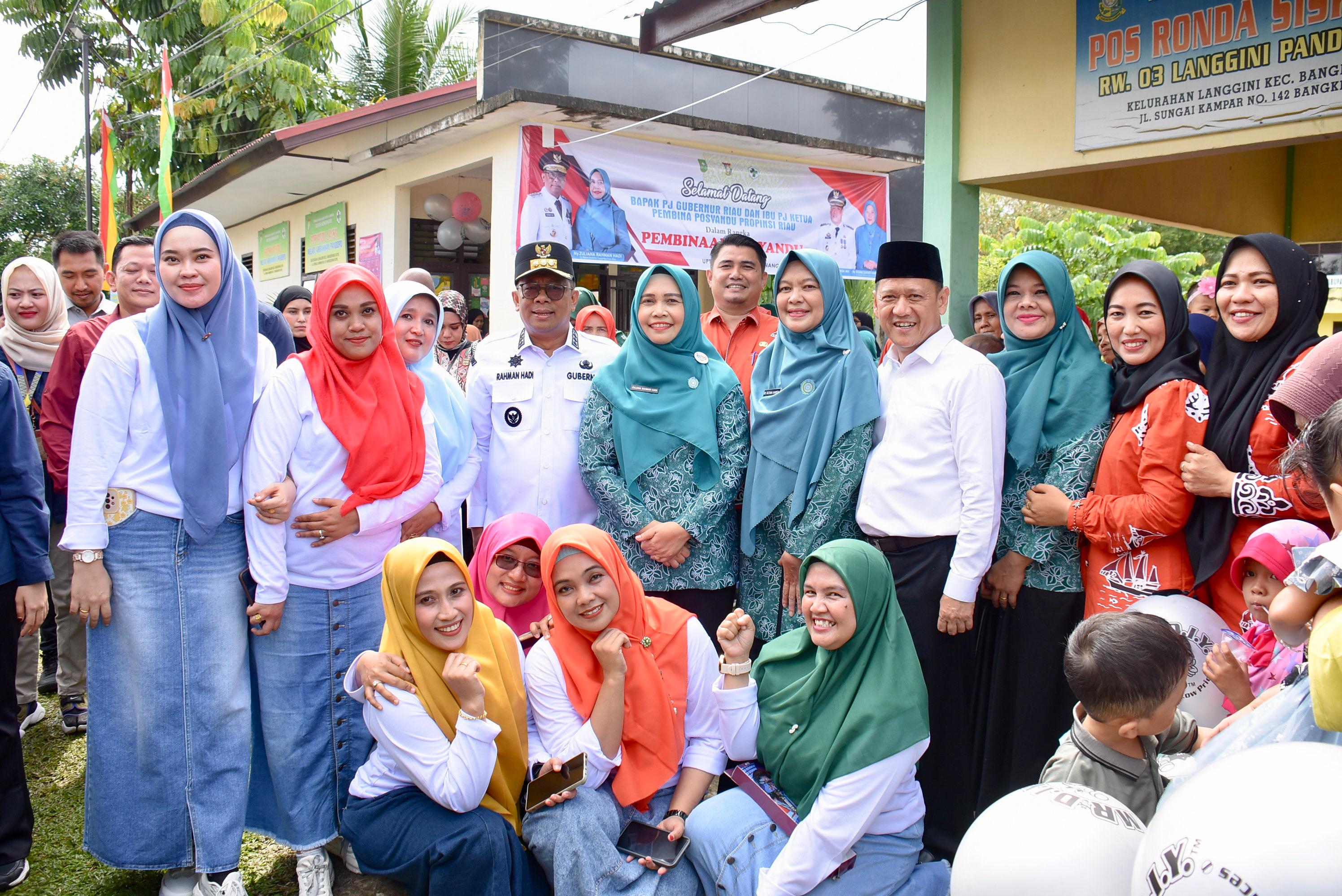 Pj Gubernur Riau Dan Pj Ketua TP PKK Prov Riau Laksanakan Kunjungan Kerja Di Kabupaten Kampar