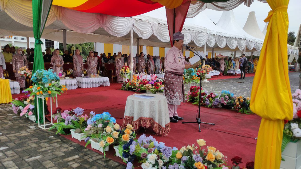 Kasdim 0313/KPR Hadiri Upacara Peringatan HUT Kabupaten Rokan Hulu ke-25  