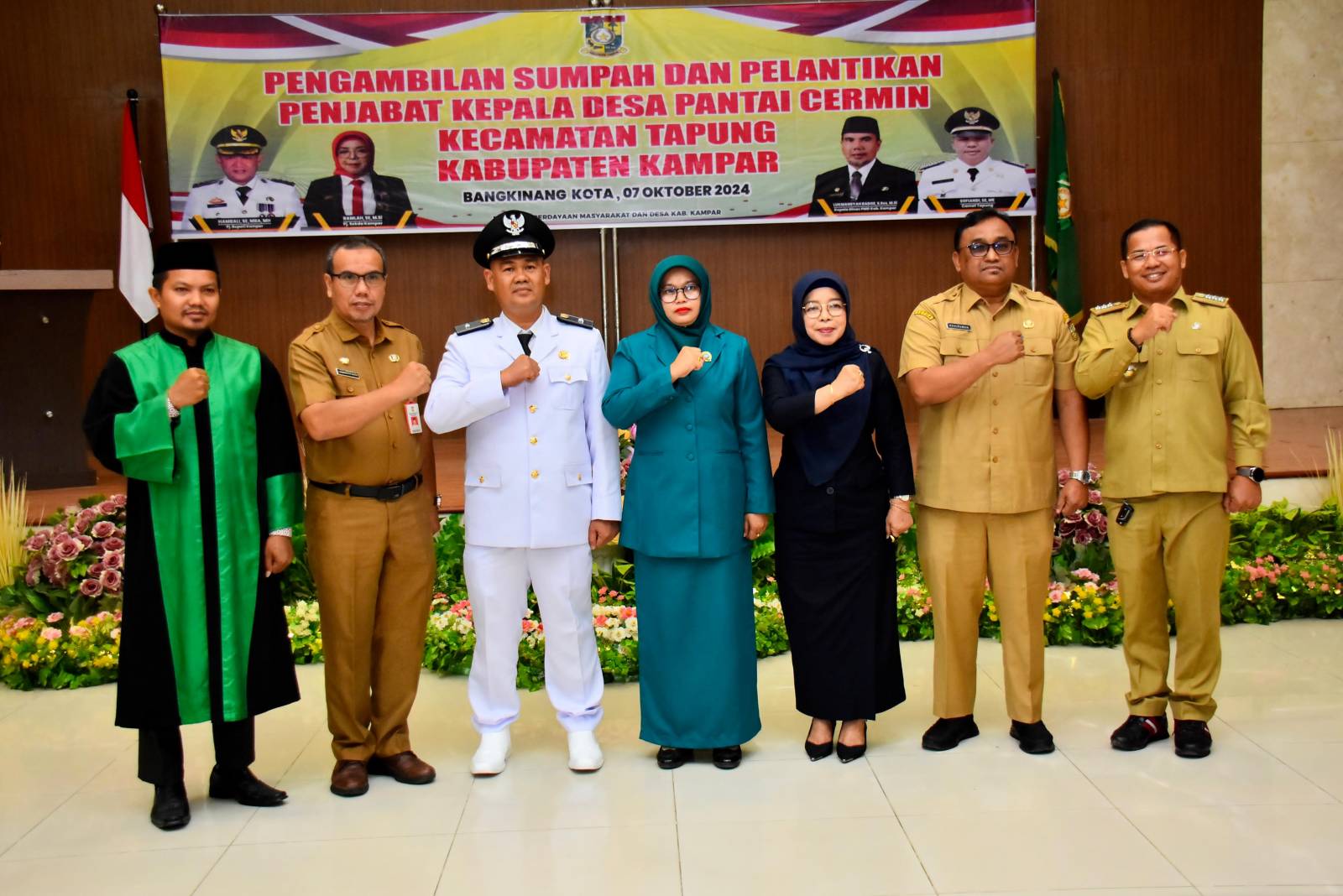 Pj. Sekda Kampar Ramlah Ambil Sumpah Dan Lantik  Pj. Kades Pantai Cermin