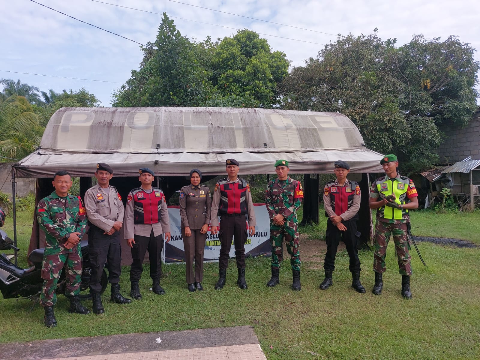 Jaga Kondisi Kamtibmas, Personil Babinsa Kodim 0313/Kpr Laksanakan Patroli Sinergitas Jelang Pilkada