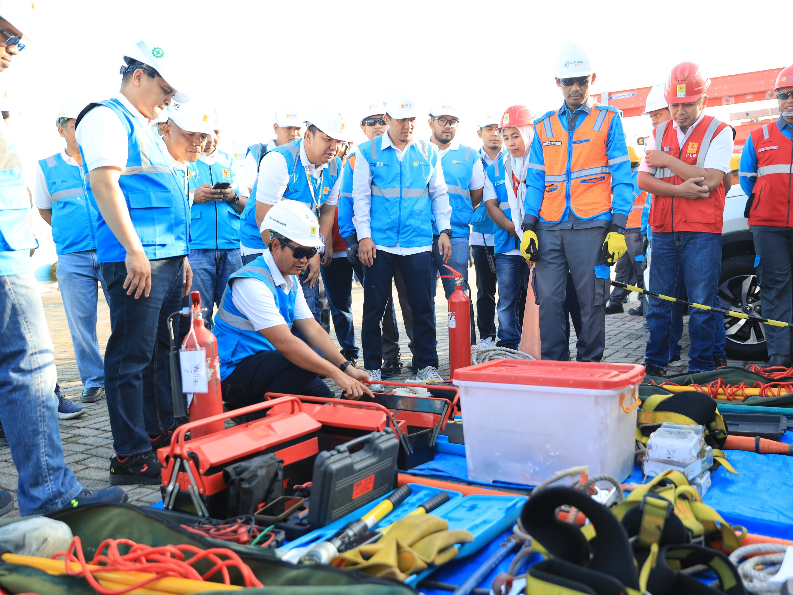 PLN Siagakan 1.327 Personil Jaga Keandalan Pasokan Listrik Jelang Perayaan Natal dan Tahun Baru