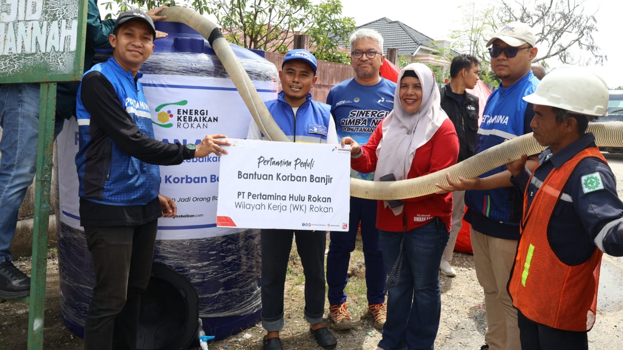 PHR Salurkan Bantuan Air Bersih Bagi Warga Terdampak Banjir Rumbai