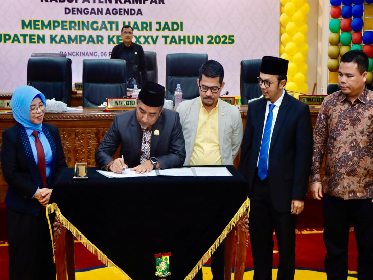 Gelar Rapat Parupurna, DPRD Kampar Umumkan Bupati dan Wakil Bupati Kampar Terpilih