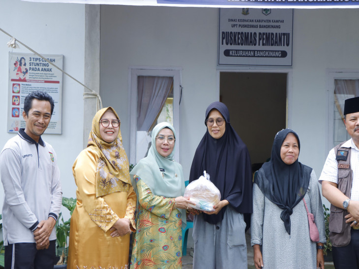 Wakil Bupati Kampar Dr. Misharti, Buka Operasi Pasar Murah Jelang Idul Fitri 1446 H