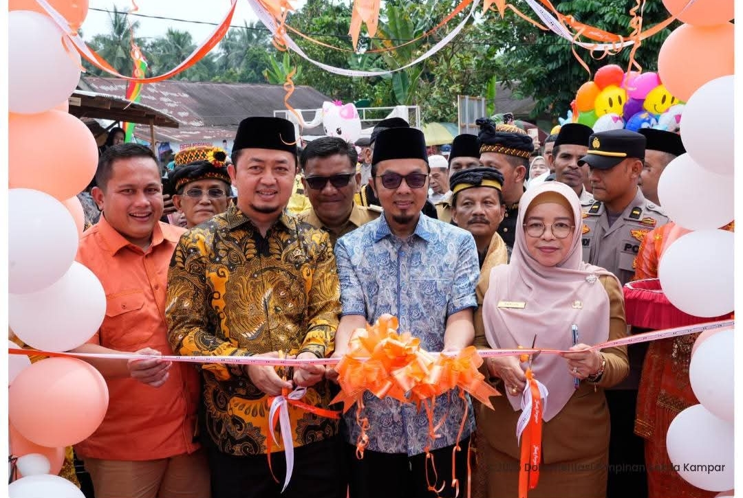 Pimpinan DPRD Kampar Hadiri Peresmian Jembatan Pulau Jambu