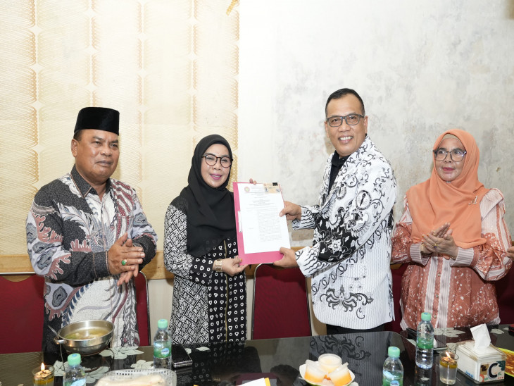 Wakil Bupati Kampar, Dianugrahkan Sebagai Dewan Pakar Provinsi Riau