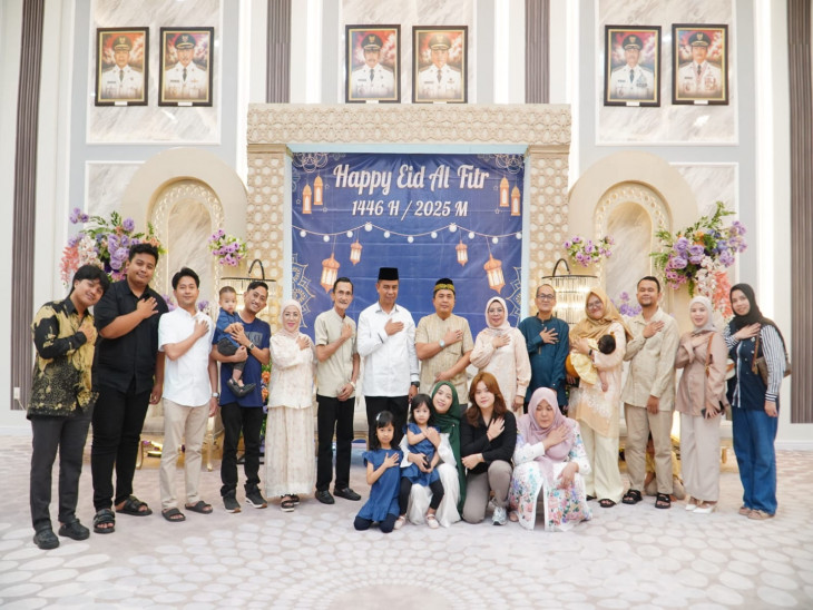 Lebaran Kedua Bupati Kampar Sambut Hangat Silaturahmi Wakil Bupati Kampar Beserta Keluarga