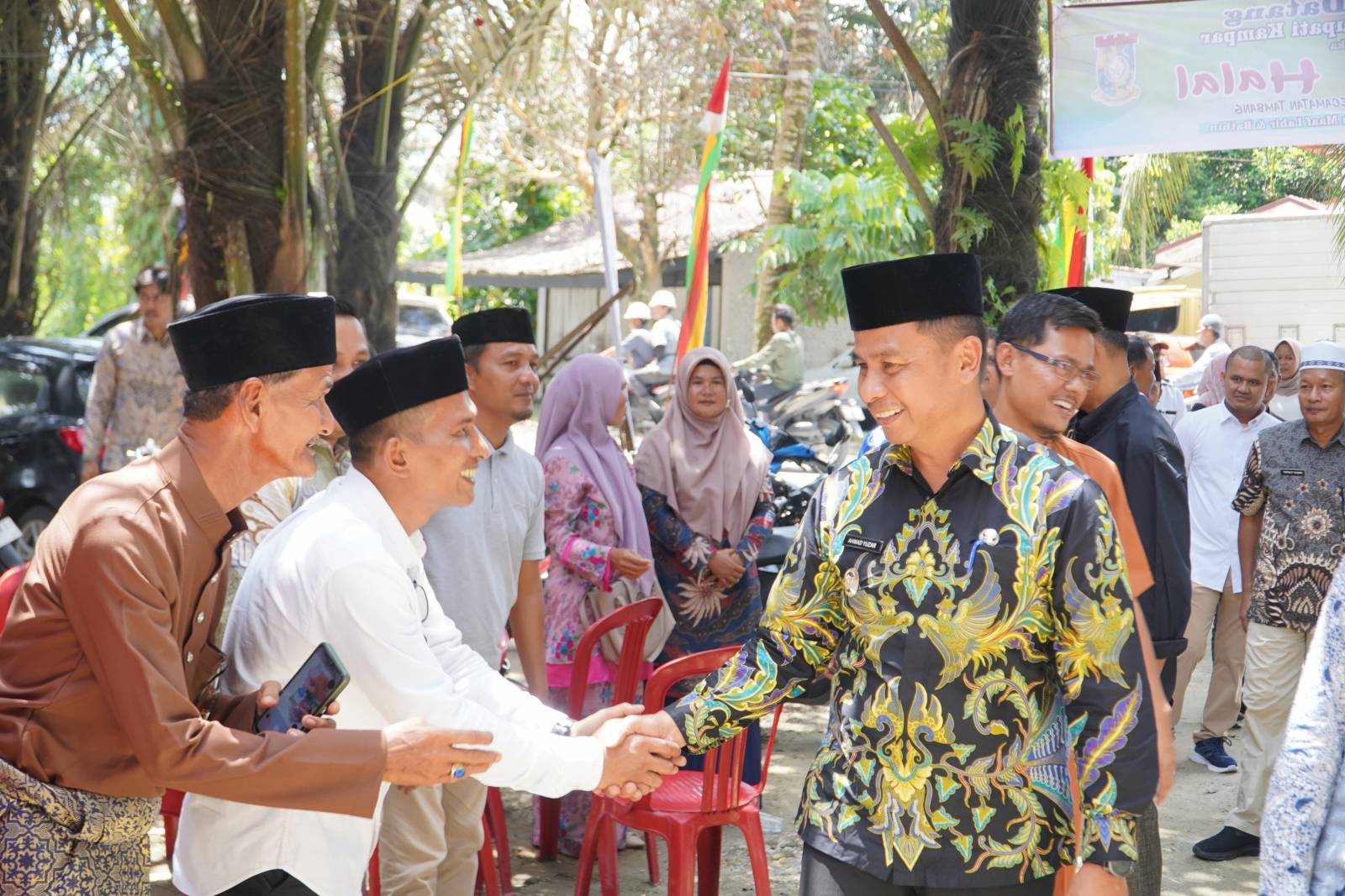 Bupati Kampar Hadiri Halal Bihalal di Kediaman Tokoh Masyarakat Ninik Mamak Kecamatan Tambang
