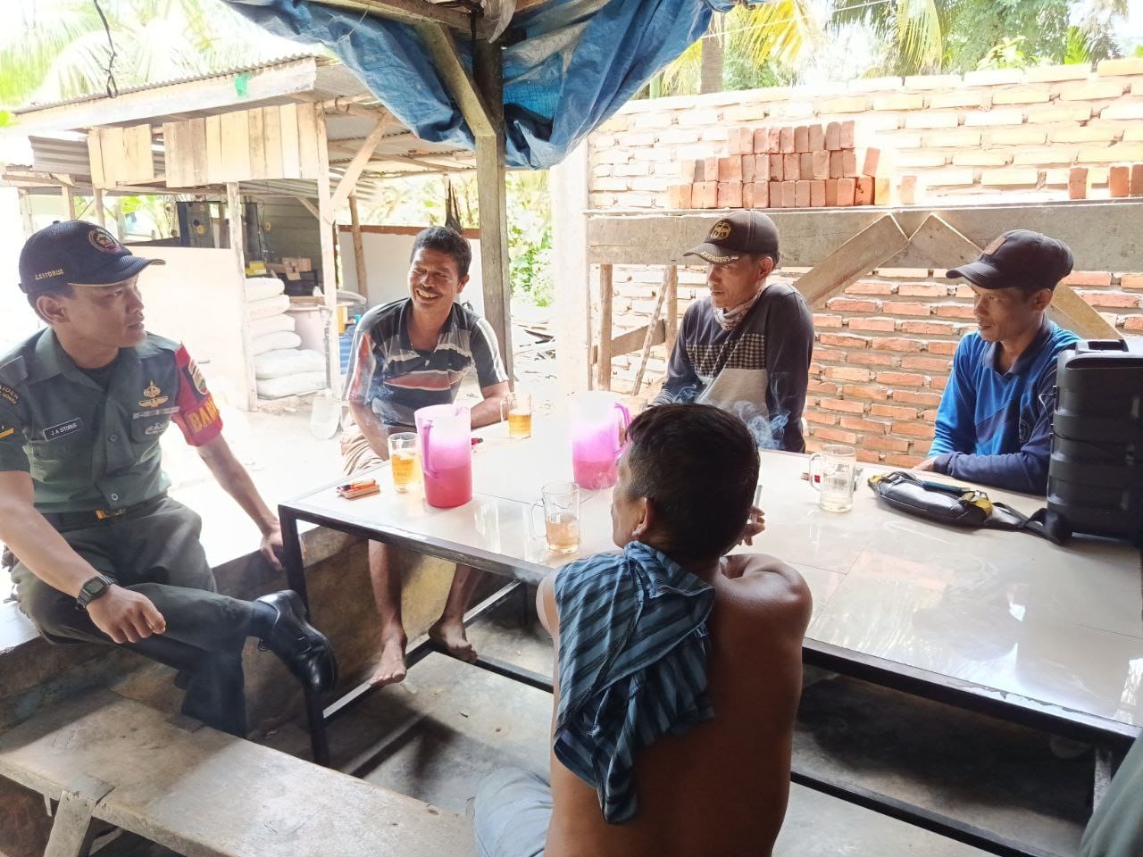 Babinsa Serda J.A. Sitorus Himbau Warga Untuk Jauhi Kecanduan Judol dan Pinjol