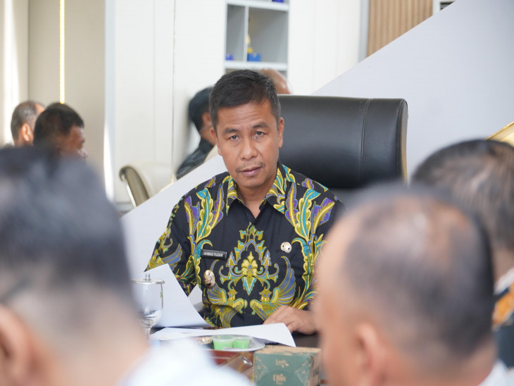 Warga Digotong Saat Meninggal, Bupati Kampar Turut Berdukacita dan Evaluasi Penggunaan Ambulan 