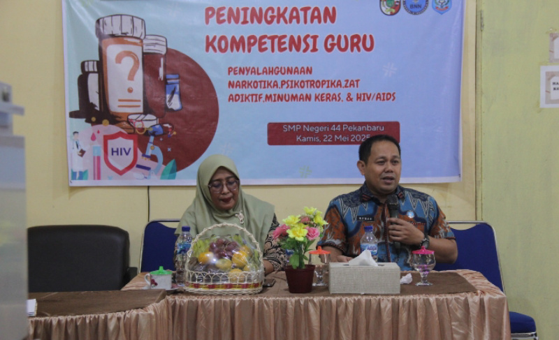Jadi Pembicara Seminar Kompetensi Guru, Kombes Wawan Sampaikan Strategi Pencegahan Penyebaran Narkob