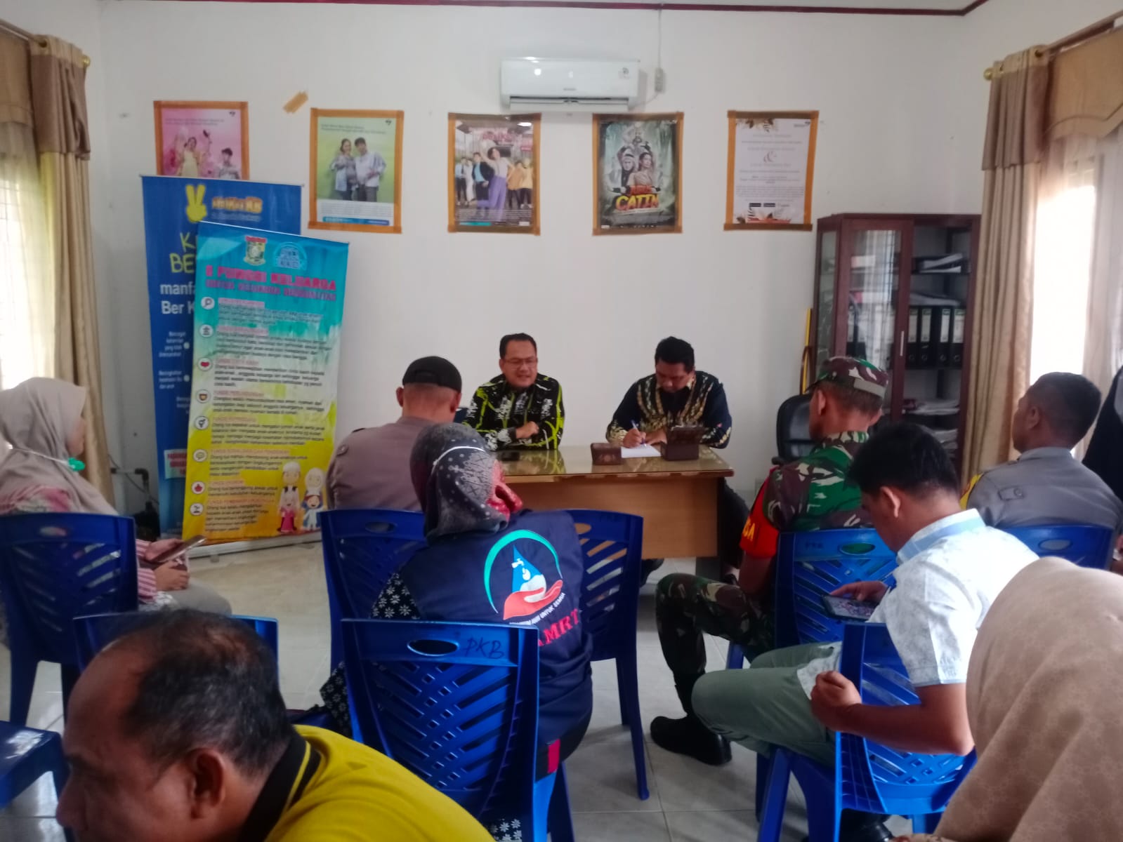 Langkah Awal Cegah Stunting, Babinsa Desa Teratak Koramil 07/Kampar Hadiri Rembuk Stunting