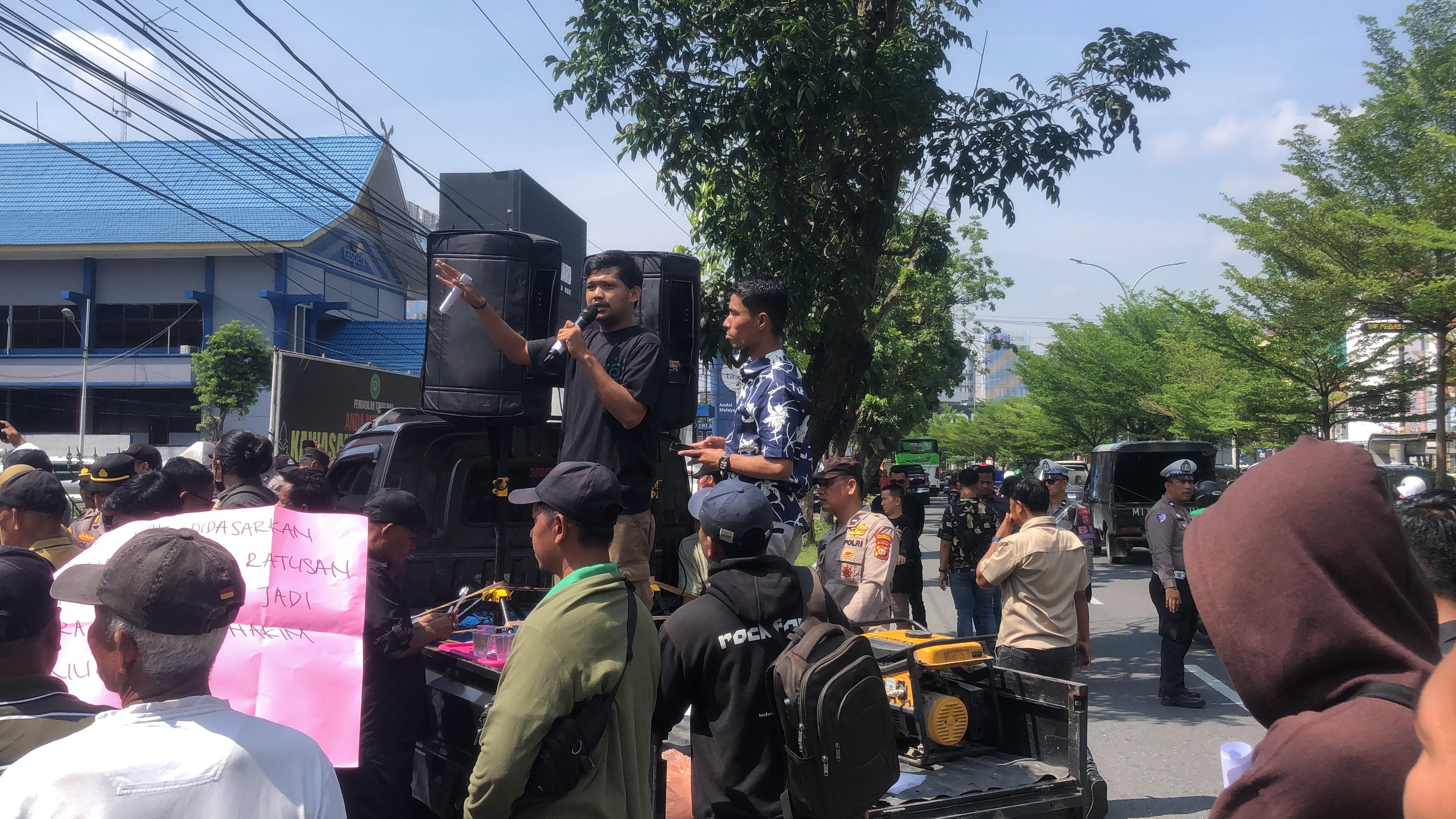 Puluhan Orang Gelar Aksi Persoalkan Putusan Wanprestasi Koppsa-M