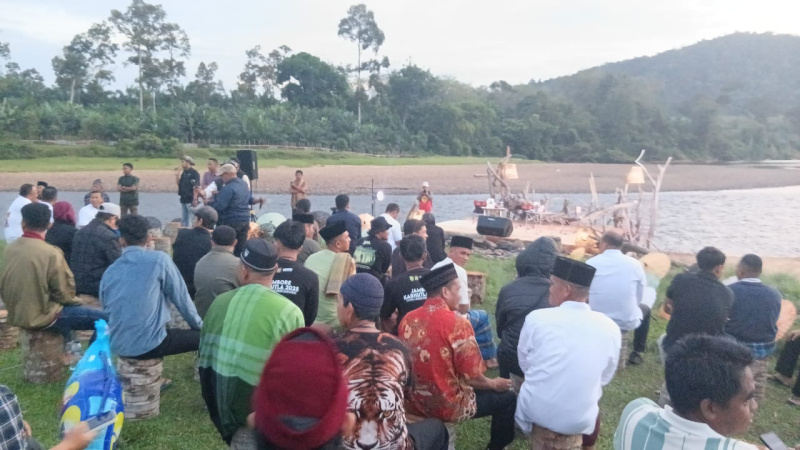 Peduli Lingkungan, Polda Riau Gelar Bakti Religi Bersama UAS di Tanjung Belit