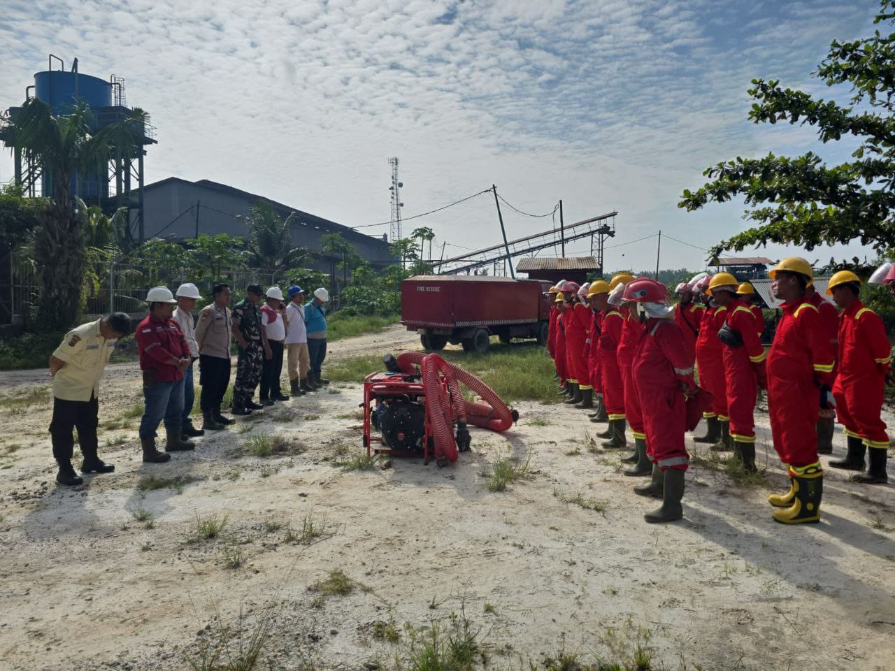 Babinsa Koramil 16/Tapung Tinjau Pelaksanaan Pelatihan dan Simulasi Penanggulangan Karhutla
