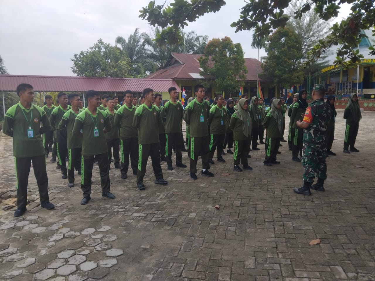 MPLS Siswa Baru, Babinsa 09/ Langgam Bentuk Karakter Siswa Siswi Agar Disiplin dan Berkarakter 