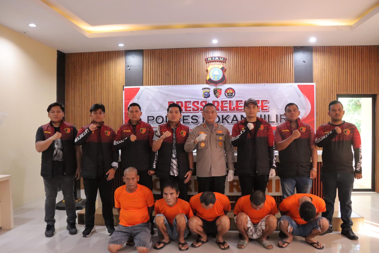 Ungkap Kasus Perambahan Hutan dan Pembakaran Lahan, Polres Rohil Tetapkan 5 Orang Tersangka 