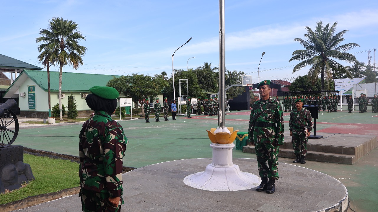 Gelar Upacara Bendera 17-AN Kodim 0313/Kpr Wujudkan Kesiapsiagaan dan Kesadaran Prajurit