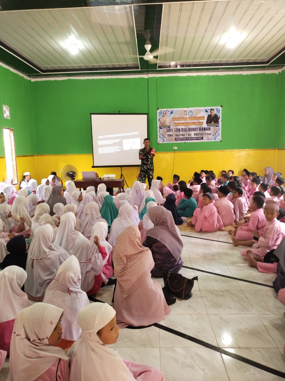 Cegah Bullying, Babinsa Koramil 07/Kampar Berikan Sosialisasi Kepada Siswa SDN 016 Bukit Ranah
