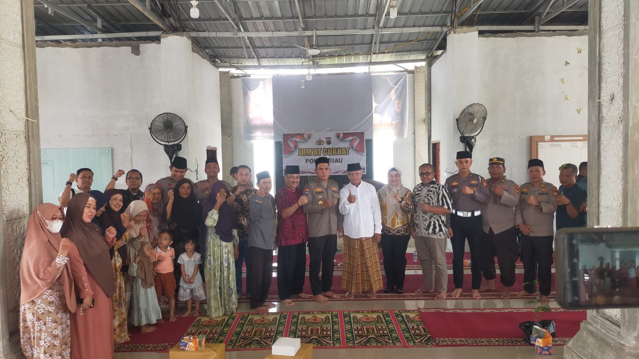 Polda Riau dan Polresta Pekanbaru Gelar Jumat Curhat di Masjid Nurul Ikhlas Binawidya
