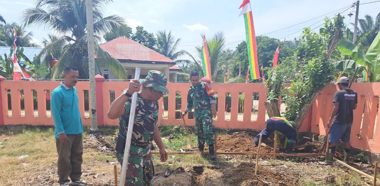 Babinsa Koramil 10 Kunto Darussalam di Kabupaten Rokan Hulu Melaksanakan TMAB 