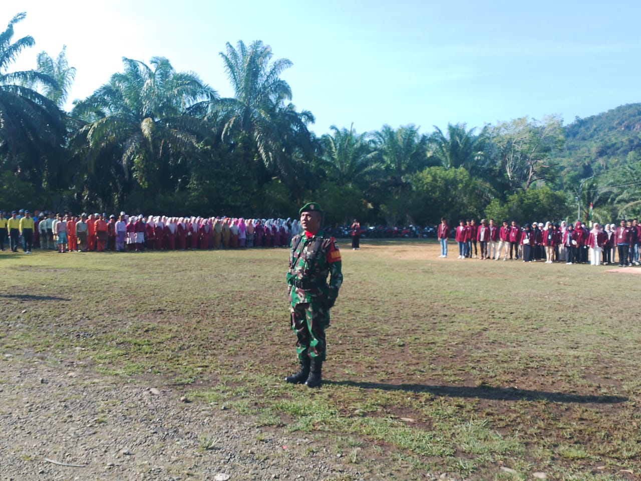 Babinsa Serda Jumadi Hadiri Upacara Peringatan Hari Jadi Provinsi Riau Ke 68 di Koto Kampar Hulu