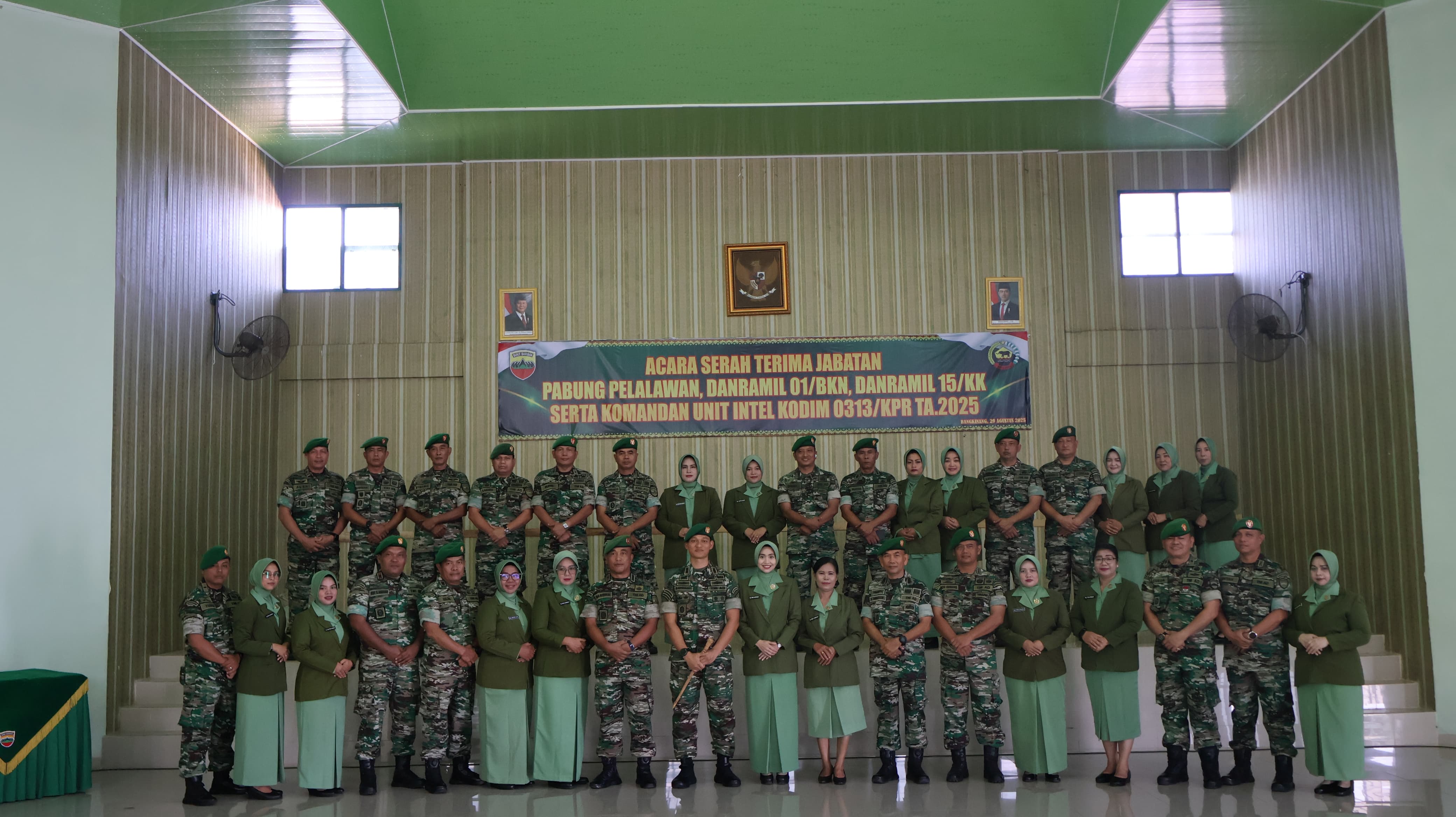 Kodim 0313/KPR Gelar Upacara Sertijab, Serta Wisuda Purnawira Dan Purna Tugas