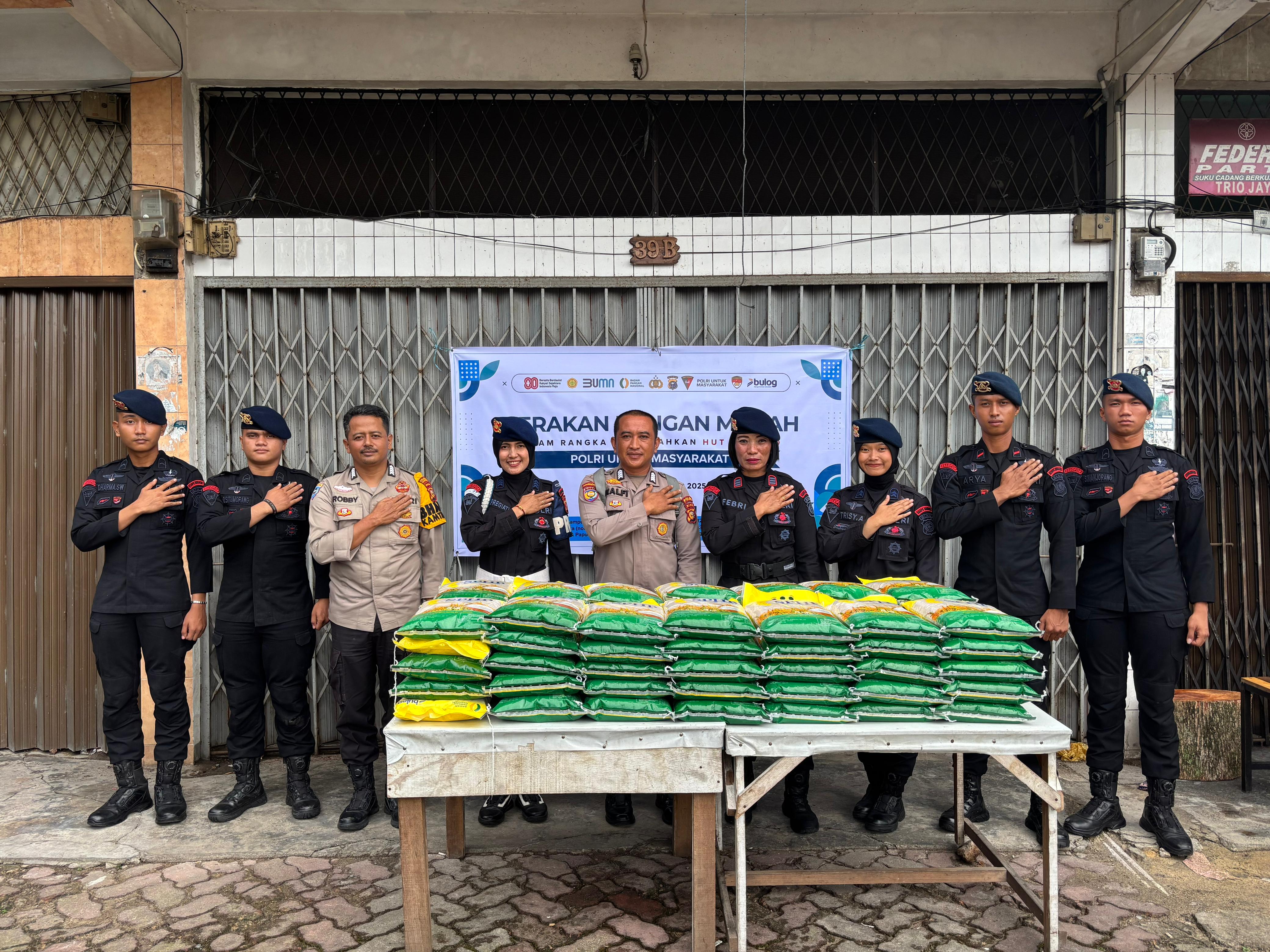 Brimob Polda Riau wujudkan kepedulian stabilitas pangan murah