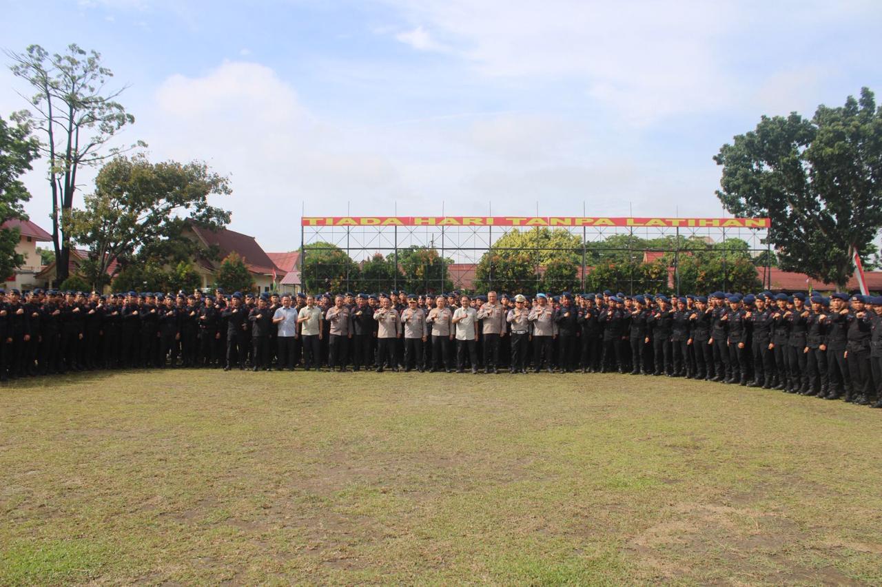 Kapolda Riau Pimpin Apel di Mako Brimob, Apresiasi Sikap Profesional, Keberanian dan Ketangguhan