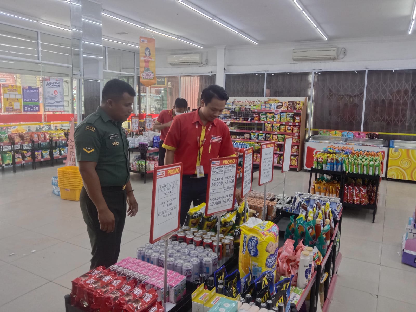 Situasi Aman Dan Kondusif, Babinsa Patroli Di Seputaran Wilayah Atau Desa Binaan
