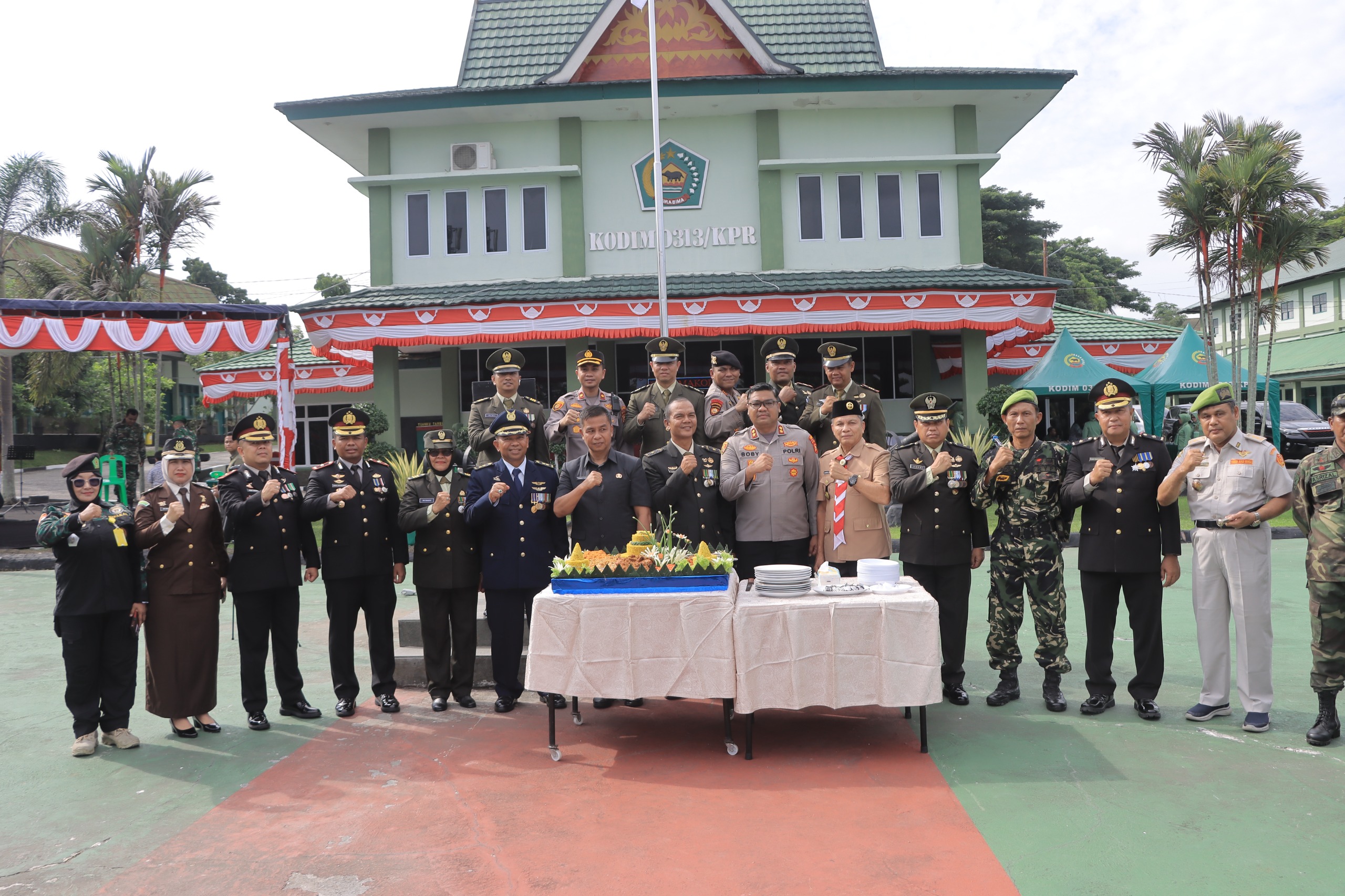 Kodim 0313/KPR Gelar Upacara Peringatan HUT Ke-80 TNI: TNI Prima, Bersama Rakyat Indonesia Maju