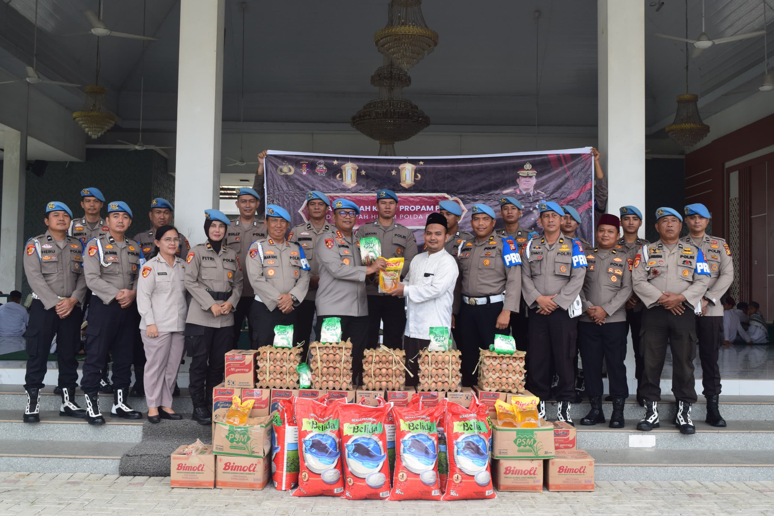 Bidpropam Polda Riau Gelar Baksos dan Program Green Policing di Ponpes Nurul Azhar Pekanbaru
