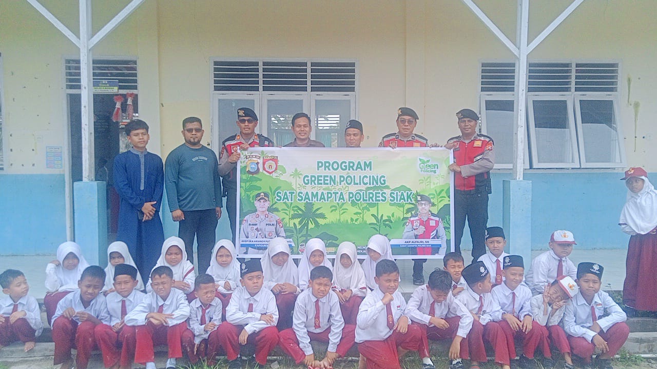 Green Policing Polres Siak Tanam Pohon di SDIT Muthamainnah, Tanamkan Cinta Lingkungan Sejak Dini 