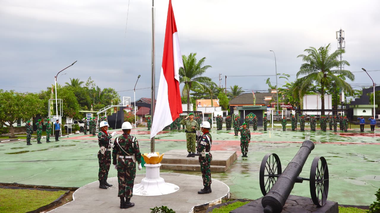 Kodim 0313/KPR Laksanakan Upacara Bendera 17-an dengan Penuh Khidmat   